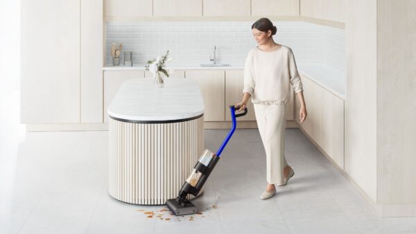 Dyson WashG1™ wet cleaner (Matte Black/Ultra Blue) - Image 3